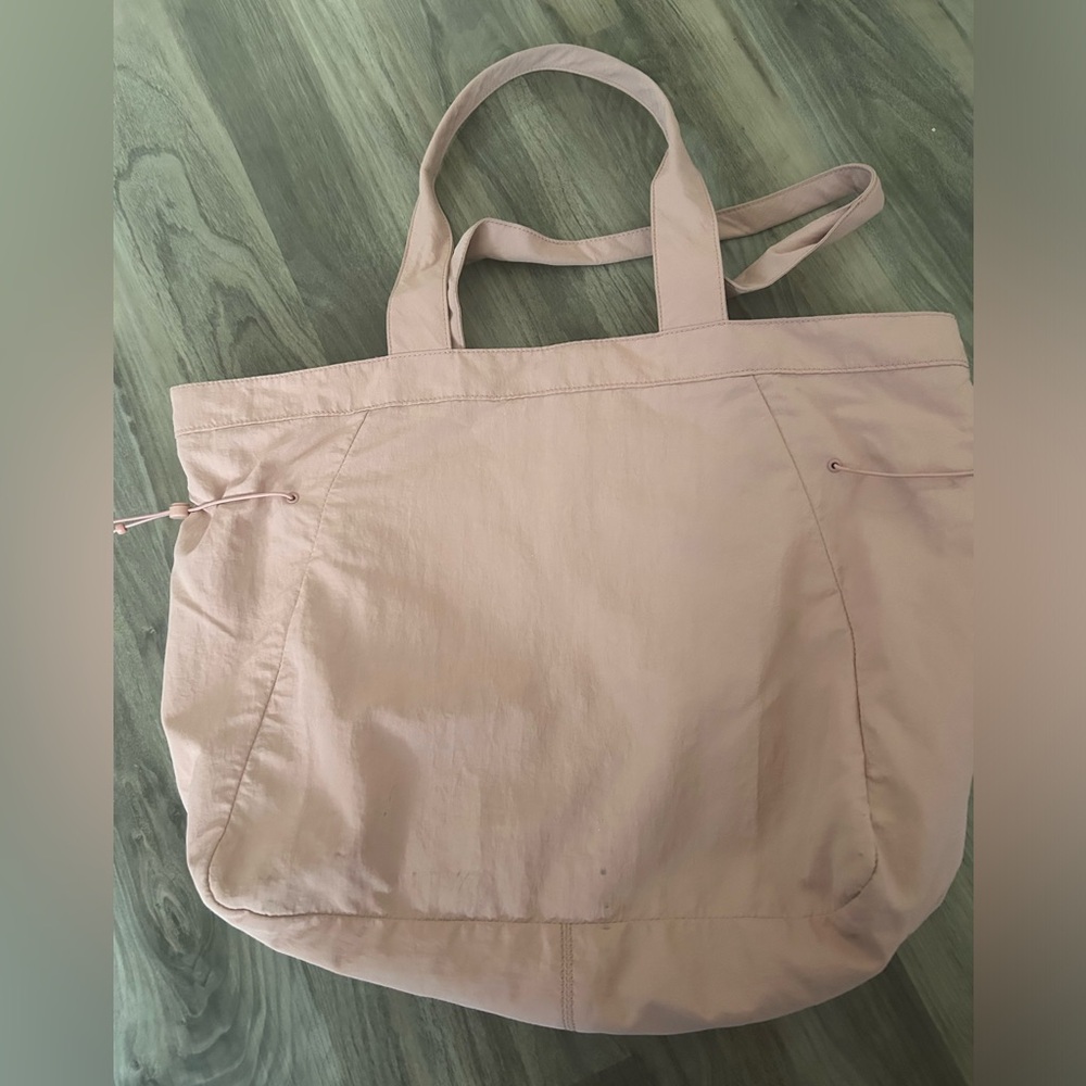 Lululemon tote
